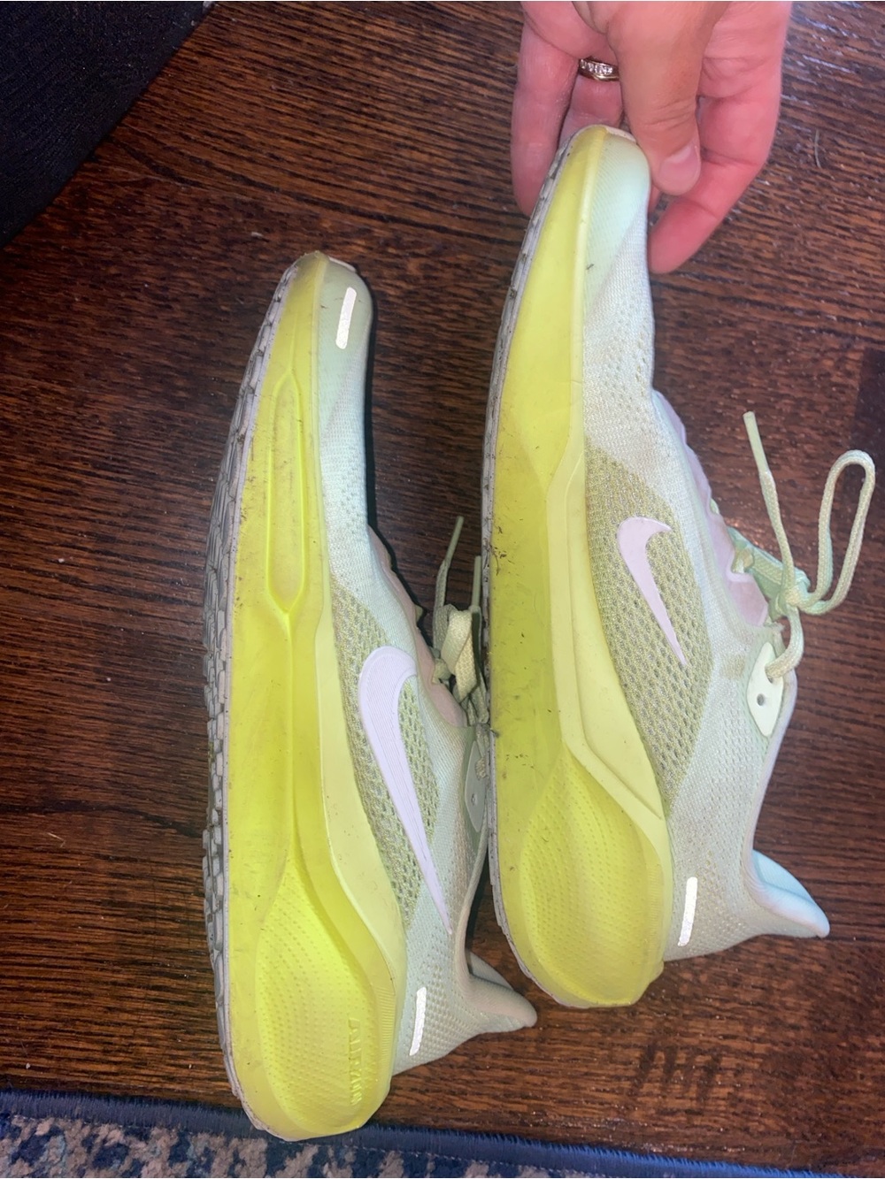 Nike Big Kids 7Y Light Green and White Pegasus 41 Running Sneakers